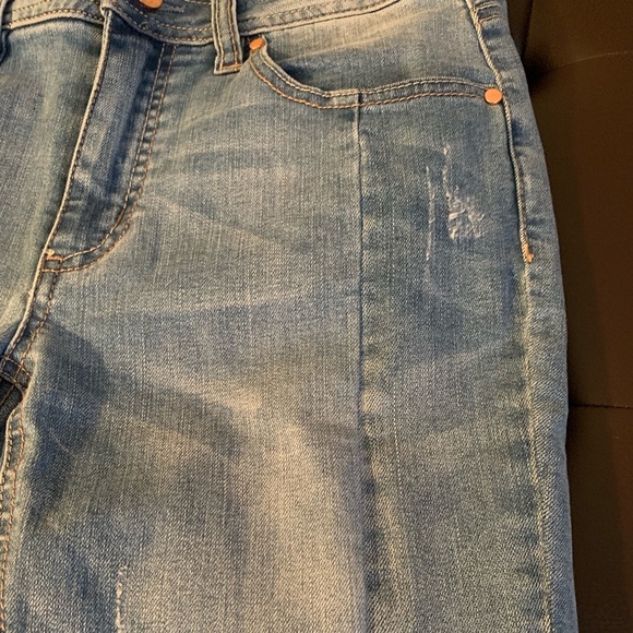 Women’s Design Lab Lord + Taylor Jeans - Picture 6 of 8